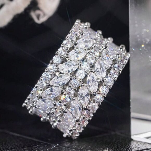 18k White Gold Diamond Ring Wide Ring Band - Picture 9 of 11